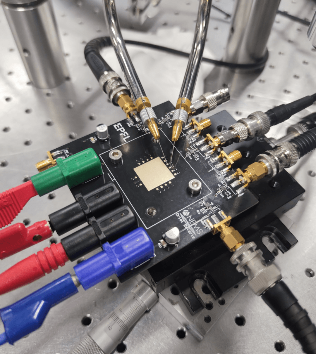 Advanced NEMS Laboratory - Low-Noise Amplifier - Image 6